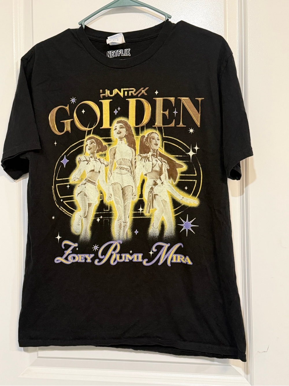K-Pop Huntrix Golden Zoey Rumo Mira - Netflix T-Shirt Size Medium